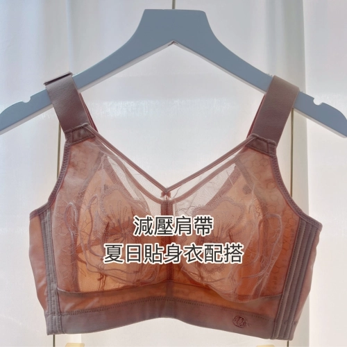 輕透花語，透紗隱點內衣